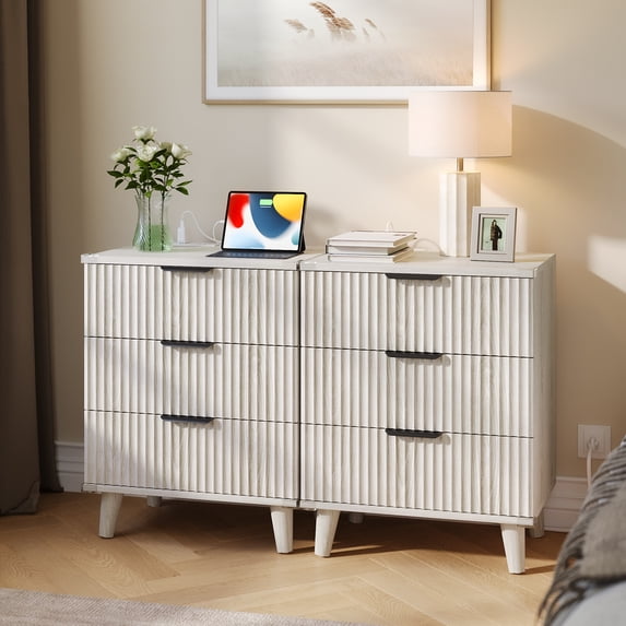 Aufeile Fluted Nightstand for Bedroom with Charging Station, Modern Bedside Table with 3 Drawers, Wood Sofa Side End Table for Bedroom, Living Room, White Oak